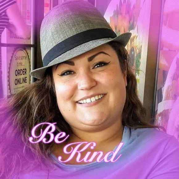 Meet your Posher, Krista - Picture 1 of 1